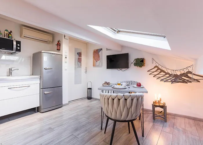 Meynadier By Halldis شقة