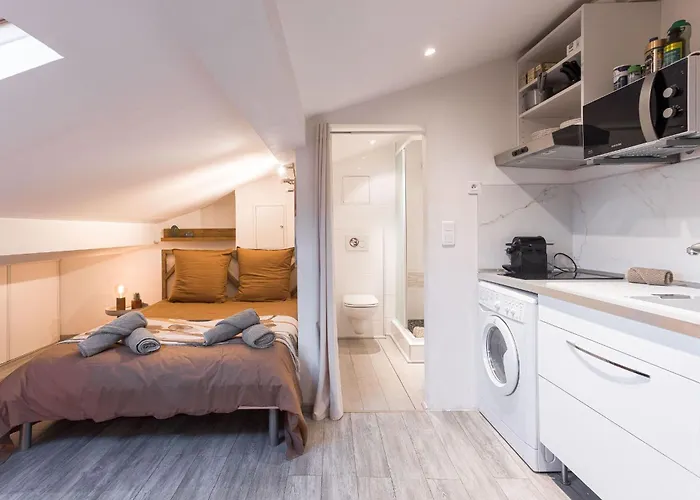 Daire Meynadier By Halldis